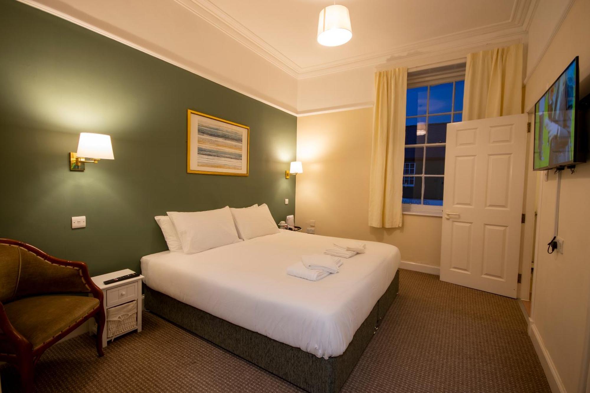 Douglas Arms Hotel by Paymán Club Castle Douglas Pokoj fotografie