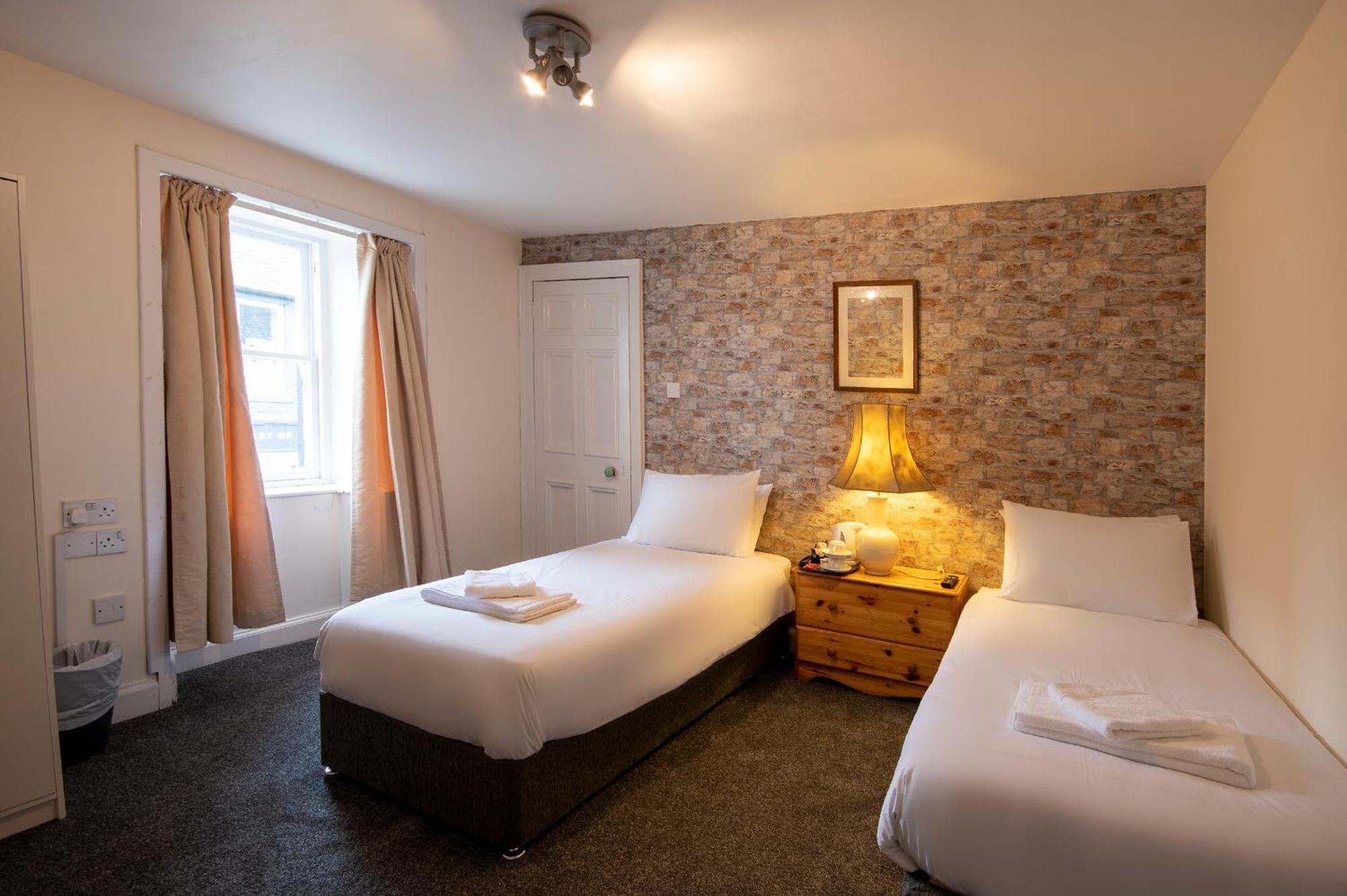 Douglas Arms Hotel by Paymán Club Castle Douglas Pokoj fotografie